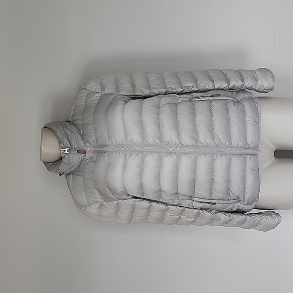 Tumi Jackets & Coats Tumipax Ladies Pale Gray Puffer Jacket That